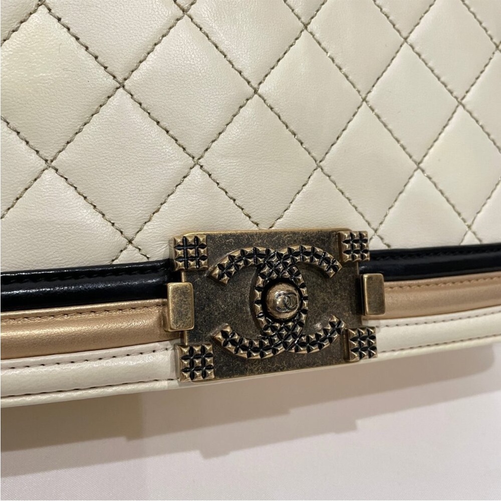 Chanel Vintage Boy Bag cream , black and gold bag - Picture 6 of 16